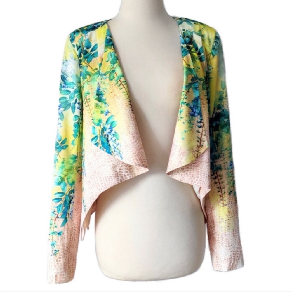 SOLD Bebe floral cropped blazer